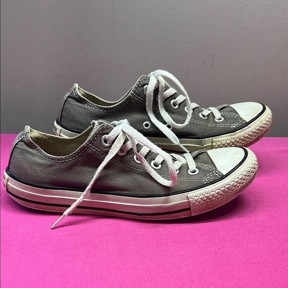 Converse Gray Low Top Unisex Sneakers M6 W8 - Picture 3 of 8